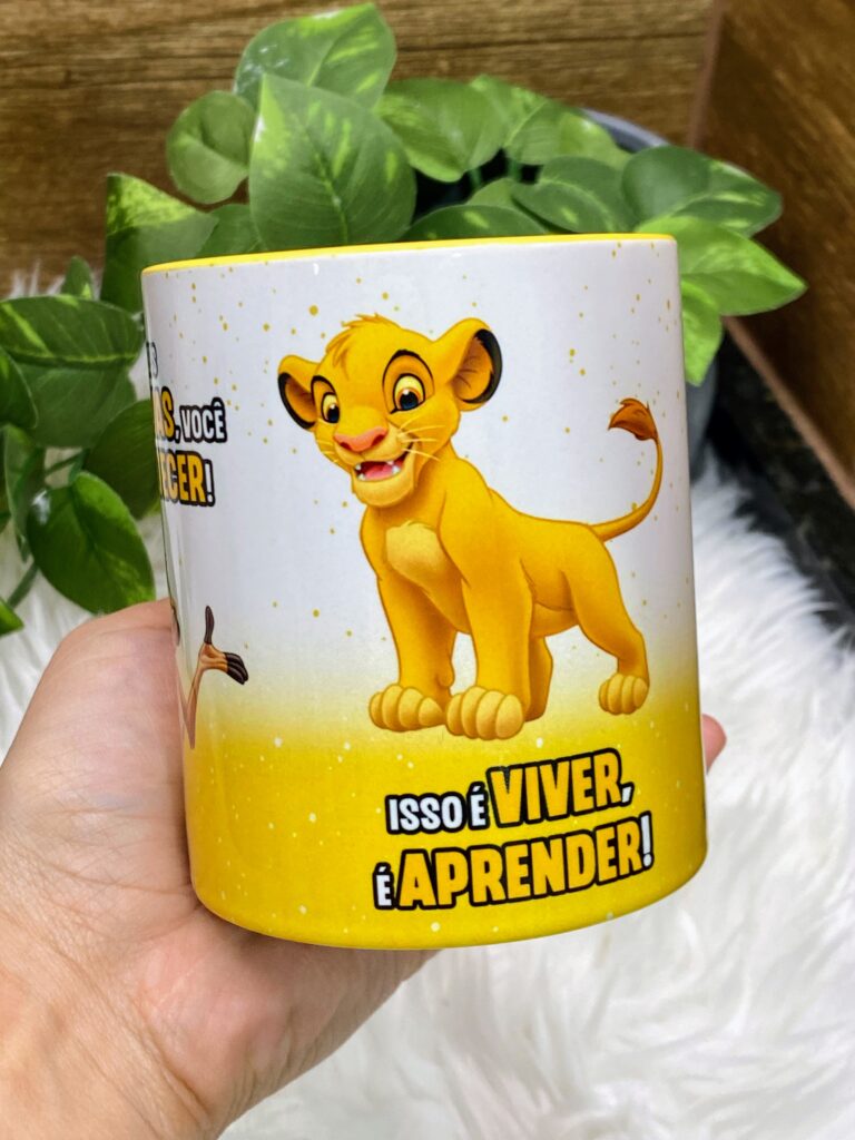 Caneca Personalizada Hakuna Matata O Rei Leão Timão Pumba e Simba